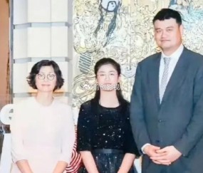 姚明女儿长得太快了？15岁身高超1米90：可惜她已放弃打篮球了？